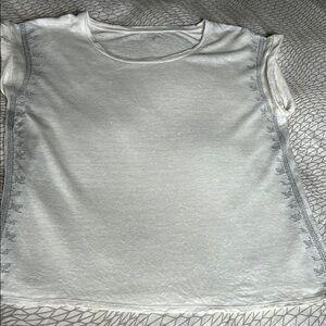 Garnet Hill Cream and Gray Linen Short Sleeve Embroidered Top - Size M